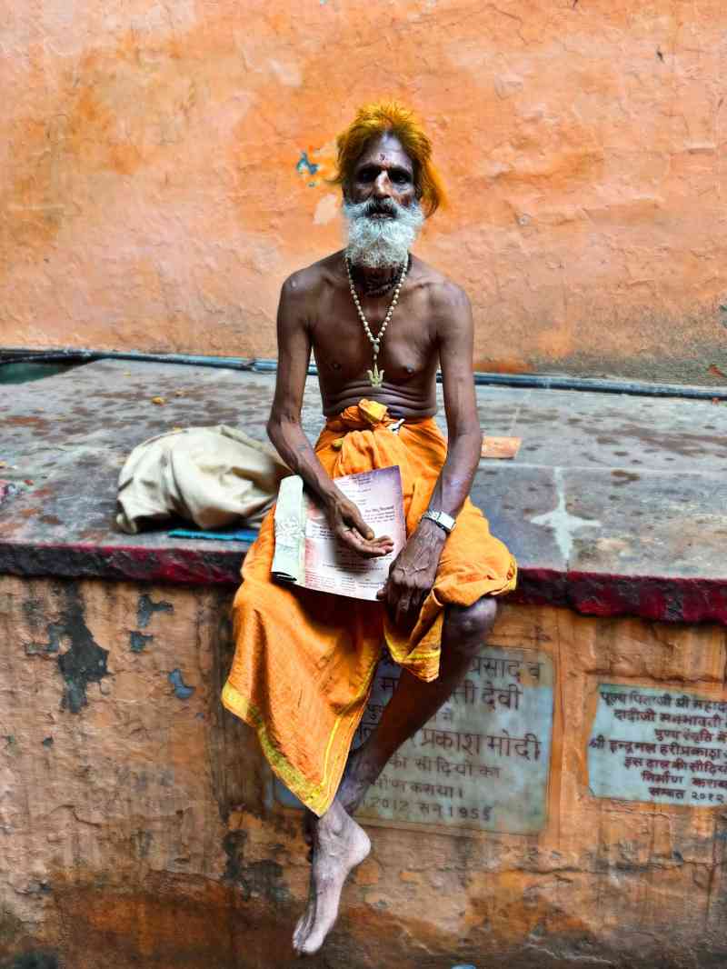 Gurú de Varanasi. Categoría: Retrato (incluyendo selfies). Ubicación: Varanasi, India